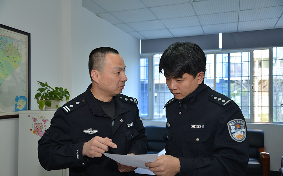     ��ԭ��������������ڹ����������������������쵼��ͬ���ǵĺ��֮�ǡ����������޿��������鷱�ӵ��ݲ��ð�������