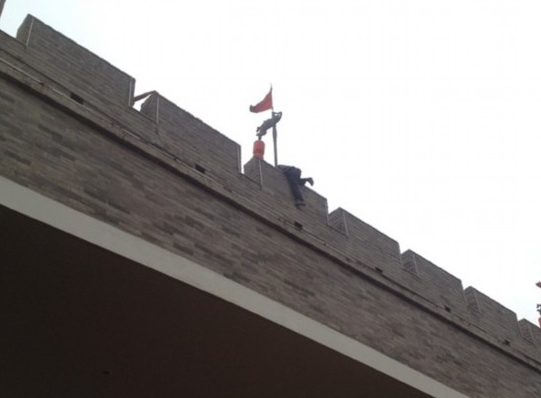 ���������������Ŷ����գ��������磬һ������׼����������վ�㳡���Եĳ��Ŷ������������ҿ����������������ȵȲ��Ž�������������ɹ���ȡ�