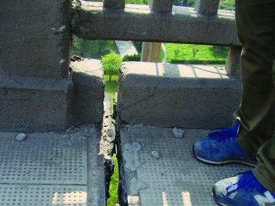 �Ͼ�������������������ȭͷ�������ϳƣ����Ͼ���������17���Ŷմ��������ϣ��кܴ�������죬�ԱߵĻ���Ҳ�������ˣ��ǲ�����ʲô���⣿