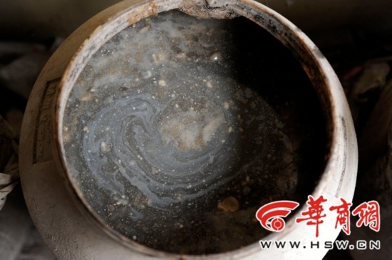 �������û�ѧ�����ݡ�����������������ͨ�İ׶�����������ѣ������۵Ĵ������ը����������������Ŀǰ�Ƚ����еĽ�ͷС�ԣ����Ƴ�������ˮ��ѧ�ʣ���Ҫ���������������ƻ�϶��ɲ��С�