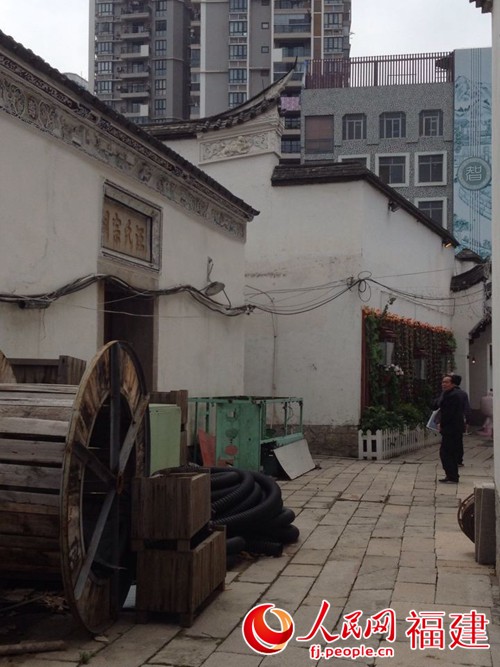 �����Ϻ��˼��汻��ͣ������ʦ�������鹫Ӧ��ƾ��