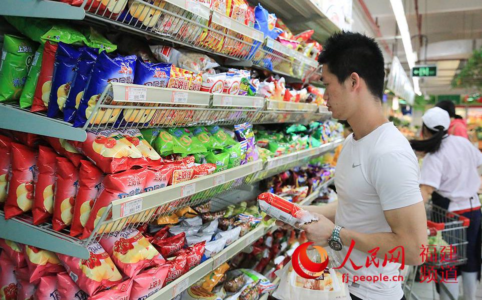 �����Լ��Եģ�С�λ�Ҫ��ͬ�´�һ����ʳ����˵ƽ���Լ����ٳ���Ƭ֮�����ʳƷ��������ʳ������Ҳ��̫��