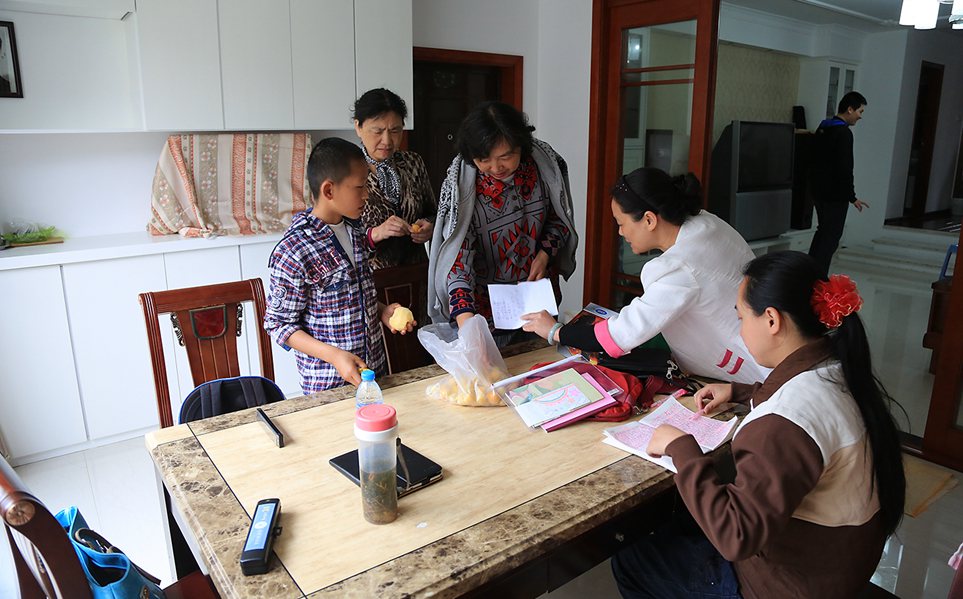 ÿ�ܣ���λĸ�׶������һ���������ļ�϶������Ҳ���ཻ���ű˴˵ľ����ĵá�