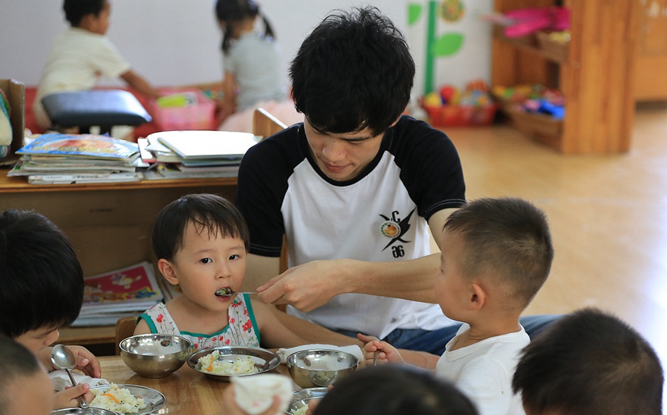 �տ�ʼ�����ѹ���ر�����һȺ���ֻ��3�����ң��������������ĺ��ӣ����е������޴�