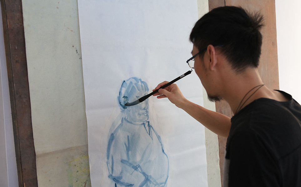 ÿ����ɽʯ�����ˣ��ź��оͻ����𻭱���ֽ�ϴ��������ҵ���һ�¡�