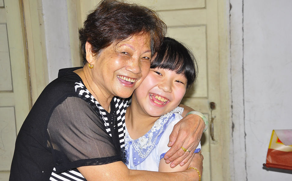 ���ִ��۾�����¶�İ����ػ����κ���������ѣ�������ǰ�������С����