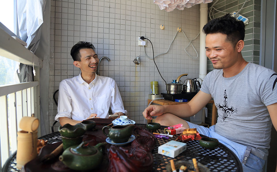 Ħɭ���������ڵľ���¥�ﻹ����������������ң�û�й˿�ԤԼ��ʱ����Ҳ��ȥ���������Ҵ����ţ��ȺȲ衣