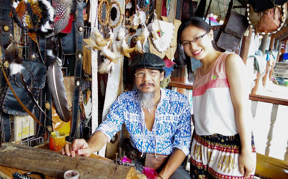 ��Ц̹�ԣ����ֻ�����������ľ������������ϸ�µ�ȥ�۲�ͽ�����Χ�������£������������һ�����ľ�����������������̡�