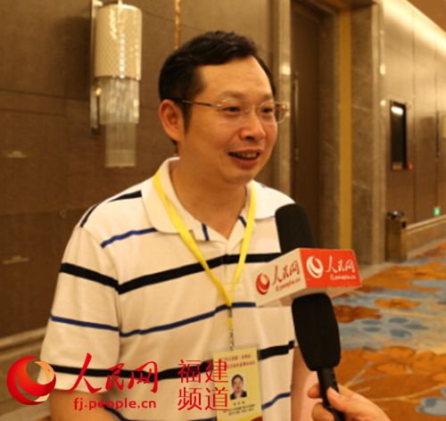 �H�����줤�߶��θ��ƪ�Ĭ�y�鱵���H�����O�̱ĳX          �H�����|�������c��|�|��Ĭ�y��G�����v���Q����|�������c�o�i         ���g�˦۰ѻP�_��m����P�i����g�ٰ��d�o�i���Y�z�N���n�]�H�U²�١m�N���n�^���H�������|�������c��|�|���B�H�����줤�߶��θ��ƪ�Ĭ�y��b���������O�̱ĳX�ɻ��G�����|�������c���o�i�|���Ѧʩm�a�ӧ�h����f�C�ڪ��ؼЬO������̤j�̦n�����粴�줤�ߡA��n�a�y�֩�H���I��    Ĭ�y���O�̻��A�L�ܷP�·H�����u���p�����L�o�ˤ@�ӰѻP�_��m�N���n�����|�A�L�D�`�ñ��A�]�ܻ{�u�a�h��s�H���H�~�U�ӫ������y����g�ٵo�i�������F���C���L�o�{�H��������������c�������ɡA�L�K���F���u���p���G�ѰO�A���G���L����g�U�ӡAĬ�y��N�b�m�N���n���D�N���Z�W������C�i�Բӡj     