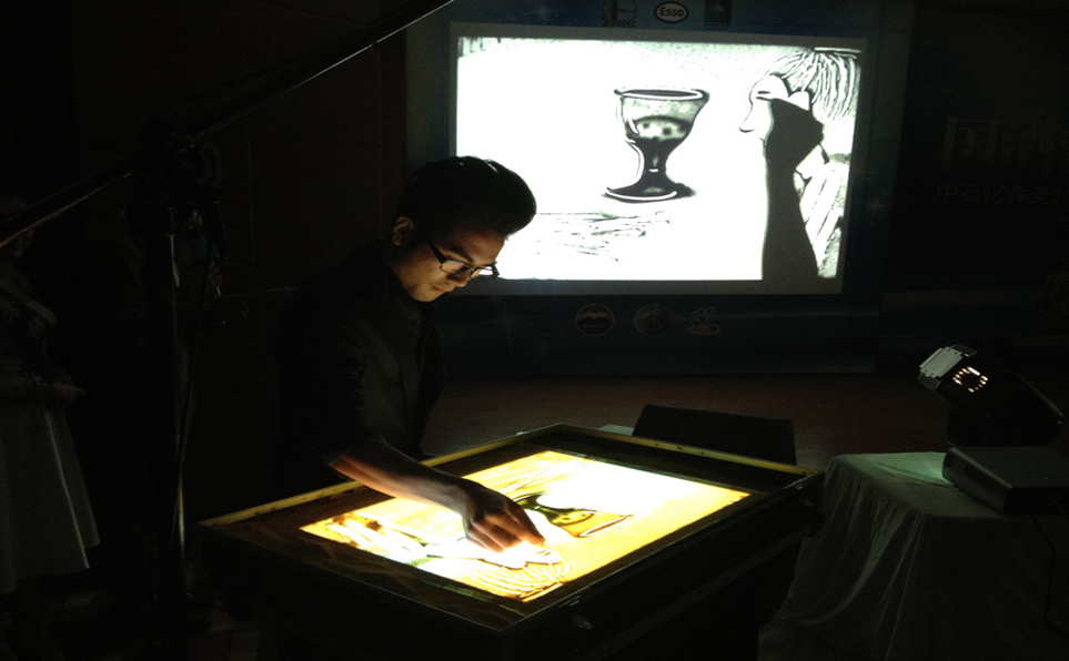 �����˲��������ʱ�䣬С���Ѿ��ܹ���̨�����ˡ�