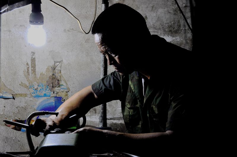      С�������ӥ��10�����ˣ����ڲ�̥������ͷ��һ��С���䡣ӥ����ʱ��Ҫ����Ҳ�ᡰ�����ꡱ���ϼ���Сʱ���ü������ⶼ������������