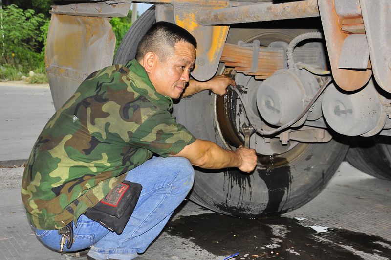      ӥ�硰�����ϡ�������챣�����˵������ͷװ������ר����ˮ�ܣ�׬Ǯ�ְ�ȫ��������������ɲ����ˮͷ��Ǯ���£�ӥ�綯��������һ�����õģ�����ר��Ȩ�ˡ�