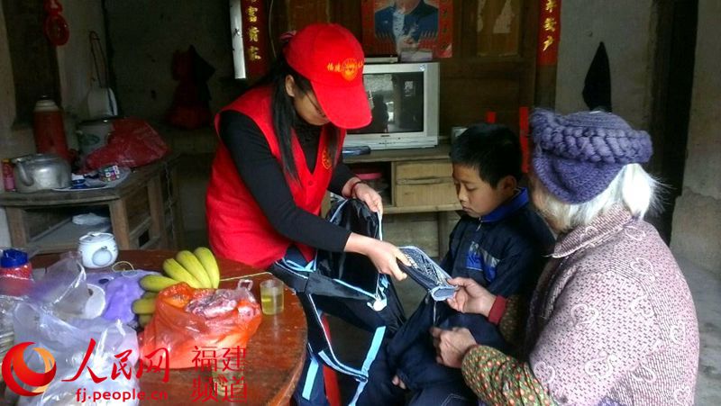 С���ǹ¶����Ѿ���Сѧ���꼶�ˣ���������ȥѧϰ��Ʒ�����ٴδ���ȥ��ѧע�ᣬͬʱ��ο�����̣����ӳ��ÿ죬���������׬ǮҲ�ܿ�����