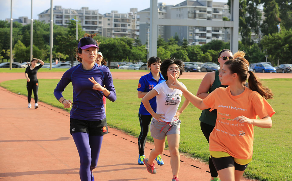 �ܵ����˶���ʮ�����������ȥ��׹ۿ���������ѵ��ʱ��һ�νӴ���������