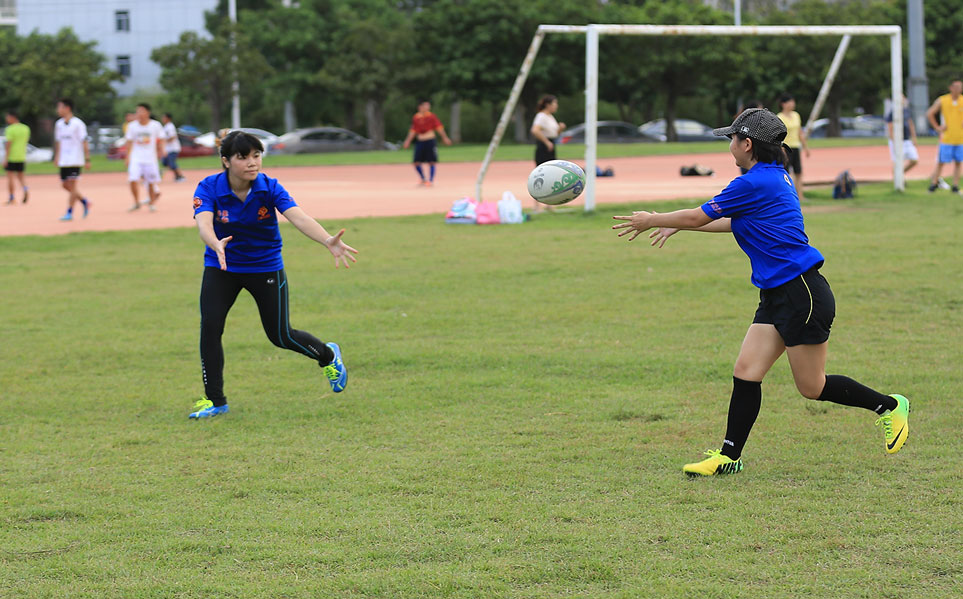 �ڿ��ٵ��ܶ��д������������Ļ�����