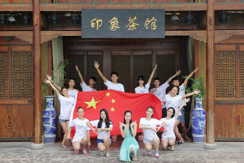 �����ŵ������ý���ɳ������࣬���������ʶ�˹����ĺ��ѣ�����Ļ�顣�����Ƕ�֪�����Ǹ������챦������10��1�����죬��������˹��죬������ͳһ����װ����ͬ��������������ӡ�