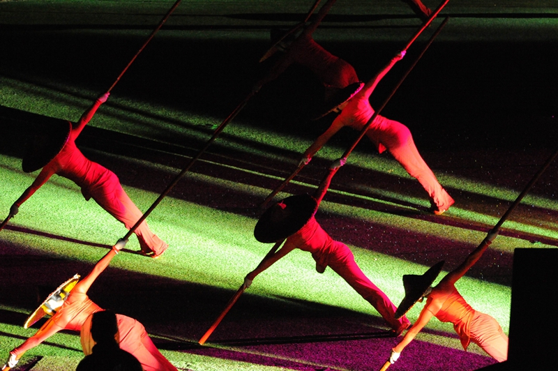 ������ı���ʱ�����������ݳ���ӡ�����ۡ�1800�ೡ�����ݹ��ƴ���Ů���Ʋ�Ů�����Ů��������ϲ���Ļ��ǡ����Ů������Ϊ�����ɫ�����������ɽ���ؾ���ϪŮ�񷤹��ŷ������������õ����ı۰�����ͥ�����ƣ���ǿ��Ϣ�����۲��ӣ�����ϣ���Լ���Ϊ�ܳ�Ϊ�����е��ƶ��ˡ�