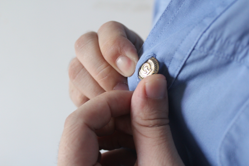 �ϸ�Ĺ������������������������һ˿������ϰ�ߣ�ÿһ�����¡�ÿһöŦ�ۣ������󶼱������ϸϸ