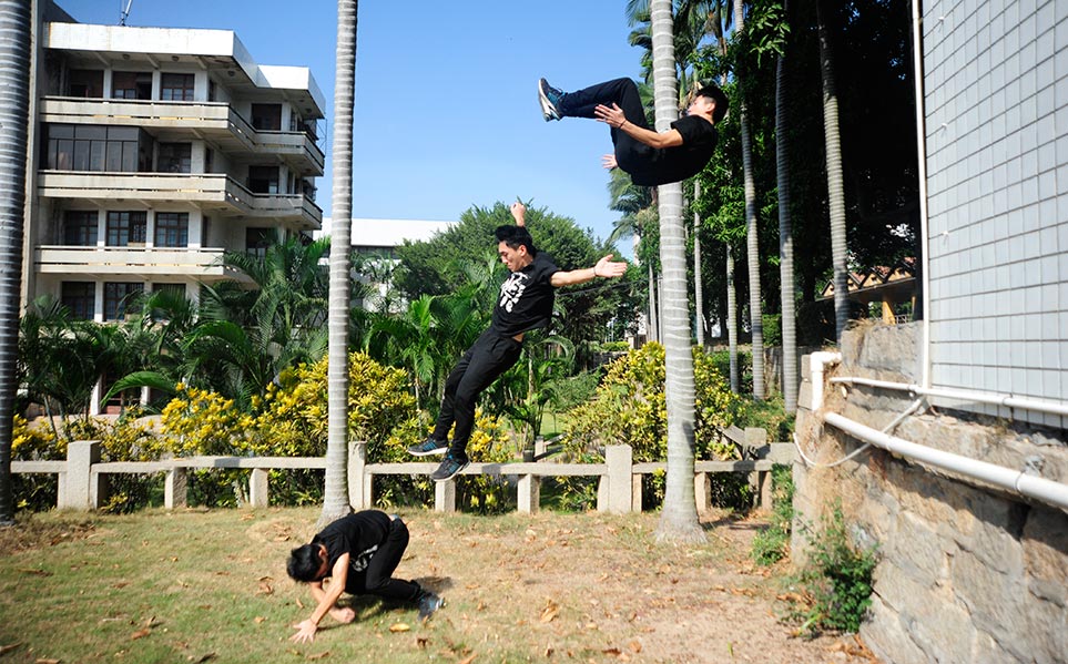 �ܿ��˶��ľ�Σ���ԣ�ÿһ����������������һ�Ѻ�