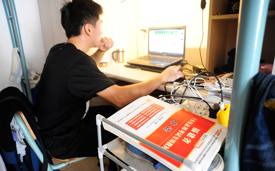 ��Ǽ�����ѧ��ѧרҵ�Ĵ���ѧ��������רҵ���Ӱ����ܿ��˶����ܴ�Ŀǰ������׼������Ա���ԡ�