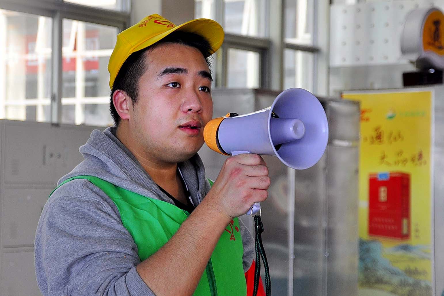 С��˵��������λ���Ѵ�����·������Ҳ������Ϊ�ܵ�����Ӱ�죬С�̴�С�Ͷ���·����չ�ֳ��˼������Ȥ����һ�γ̸ս����������Ȳ������ر����μ���·־Ը������Ҳ��������������Լ������������