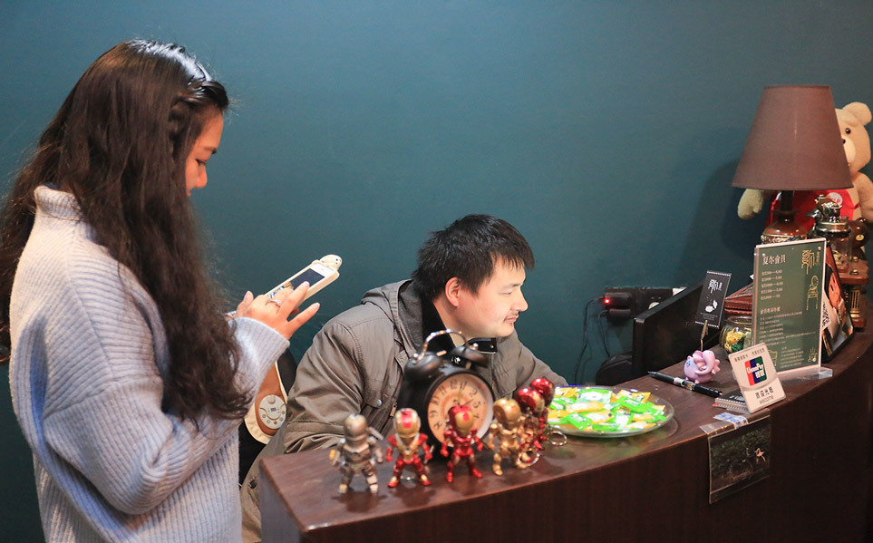 ԭ������IT��ҵ��Mona���ɷ�czckivenȥ����»��ǵ�������������һ���Լ�����ҵ