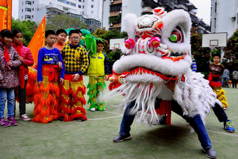 ʨ�Ӱ�̬֮��ŭ����