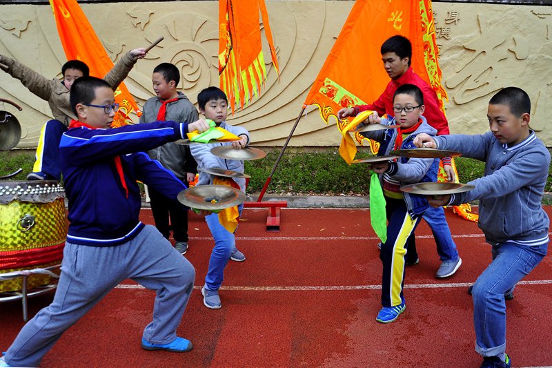 ͭ�����ר��ѵ������Ա������ǡ������ꡱ֮��Ĺ��ס�