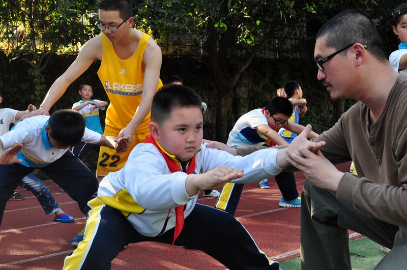  ��ʨ����������ȭ����һ�¡�