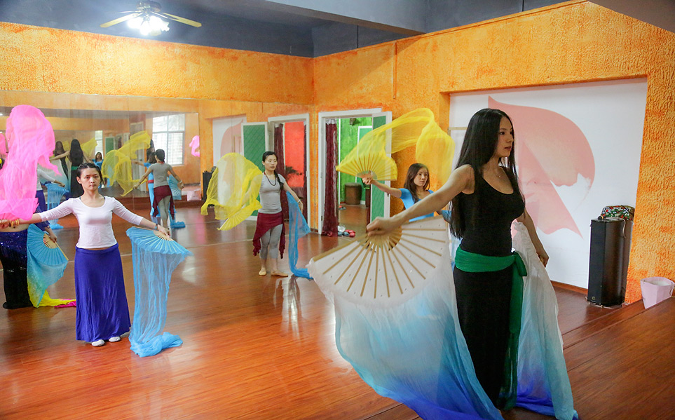 ƽ�����˶��ڸ����赸��ѧ