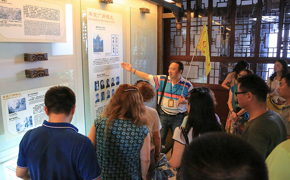 ��Ȼ�����ߵ����ظ���·�ߣ���������ÿ�ζ�������ο͵�ְҵ����Ȥ��Ͷ�����ã��Ե��δʽ��и��Ի��޸�