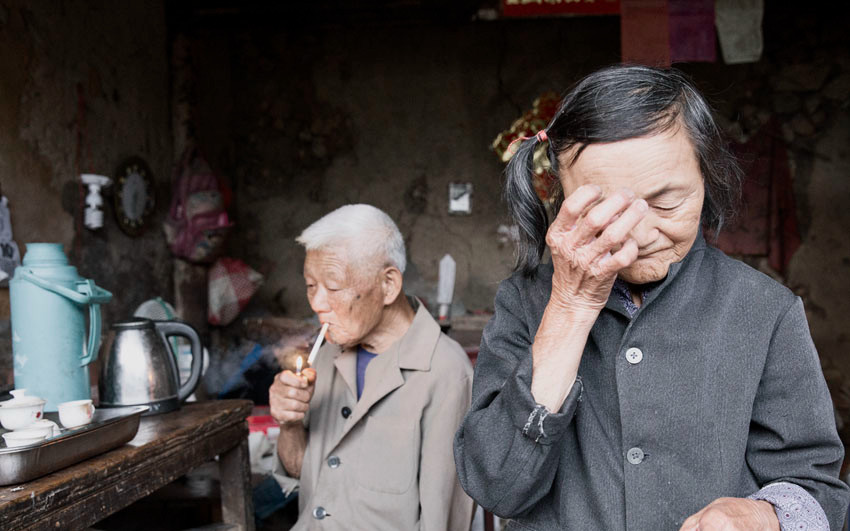 үү�������Դ�Ů���İְ�ȥ������Ҳû����Ц�ݡ�