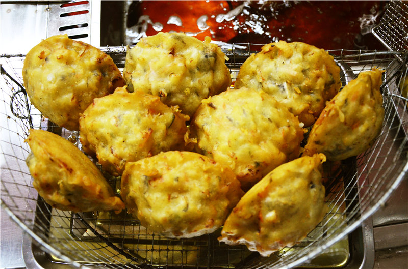 �����Ƕ�ҹ���䣬�����ñ�ȴ���������ɫ�����ɽ�Ʋ��ã��͹�����Ȼ���������Ź�������������ʳ�Ҳ��С���⴫���Ŷ��յ���ů�������� ��