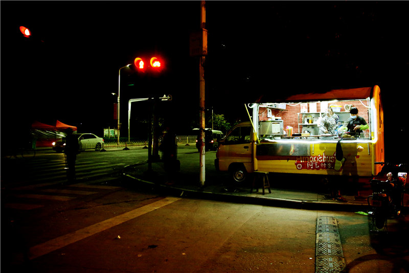 ҹ���˽��٣���ë���Ž��������Ľֵ�����������ô���£���ֻ�밲���������������ñ�������ë˵���ֵ������������������������ʵŮ������ƽ���������ġ����� ��