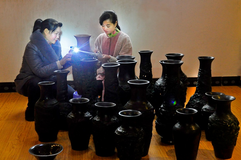 ��÷����1997�꽫������������������������������������Դ�ɹ����������յ���ϵ�в�Ʒ�������������硣Ф�ޣ��ң�Ů��ĸ�գ�Ҳ����̳ո¶ͷ�ǡ���¡�ء���