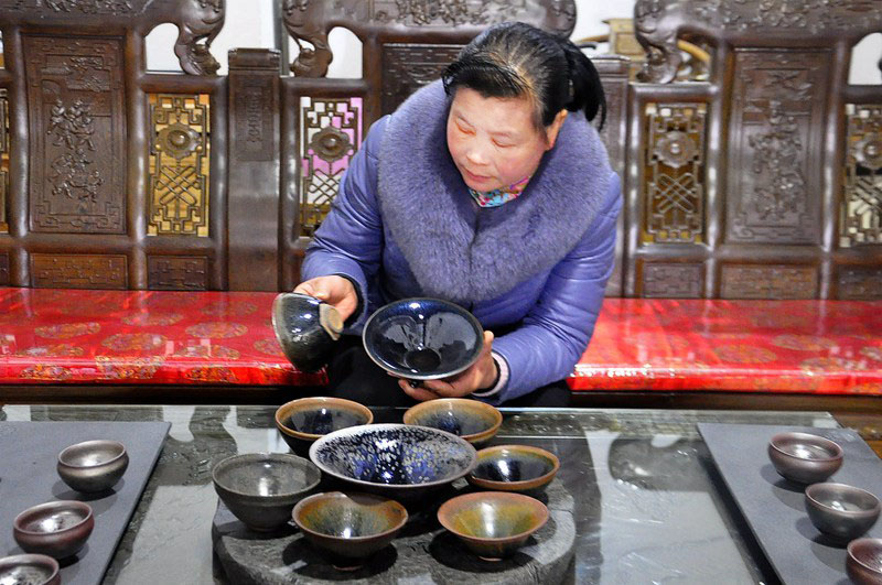 �ϲ㣶��������ĹŴ���յ���վ��������෴�����飬��÷������������Ʒ��Ŷ��Աȼ������档��¡�ء���