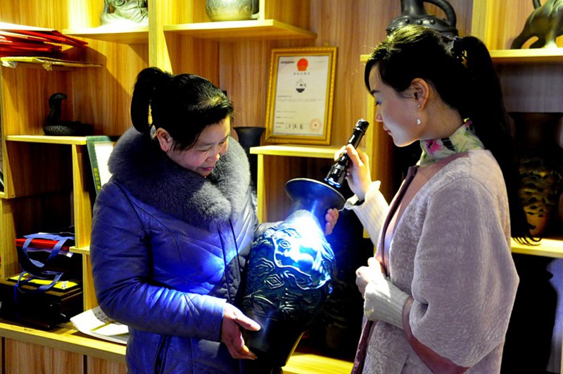 ��÷���ĵ񹤾�տ�����պͽ�յ��Ʒ������ڴ󽱣�ʹ����������ʧ���Ĺ��Ϲ�����ֲ������ء�Ů��Ф��Ҳ��ҵ�������ĵ��պ��֡���¡�ء���