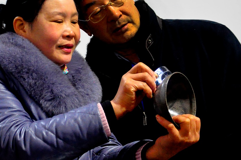 Ф�����Ľ�յ�ڷŴ���ϸ�ư����Ŀ����÷����ι��߽���Ů������Ʒʱ�����Ժ��� ��¡�� ��