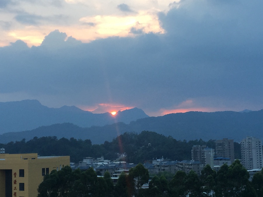 龍岩學院信計2017級 游嘉豪攝