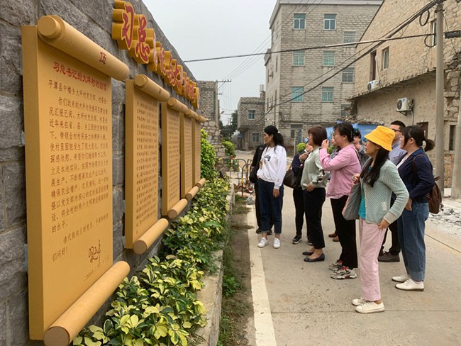 福建商學院馬克思主義學院開展主題黨日活動。福建商學院供圖