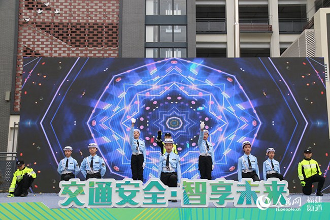 街舞《活力少年》。 張銳攝