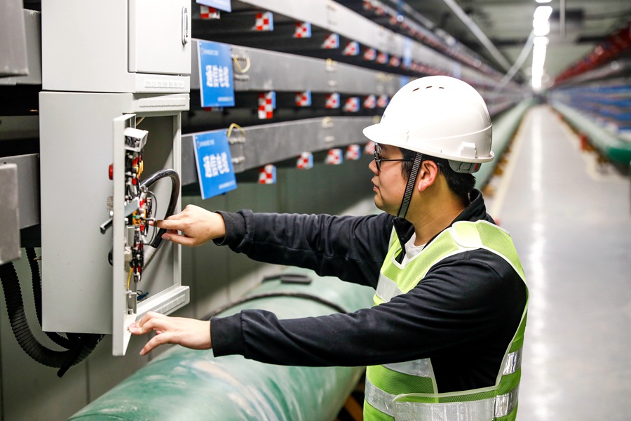 ������Ա���ۺϹ�������ͨ�ŵ�����·��