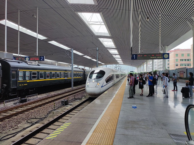 福州火車站站台。韓毅攝