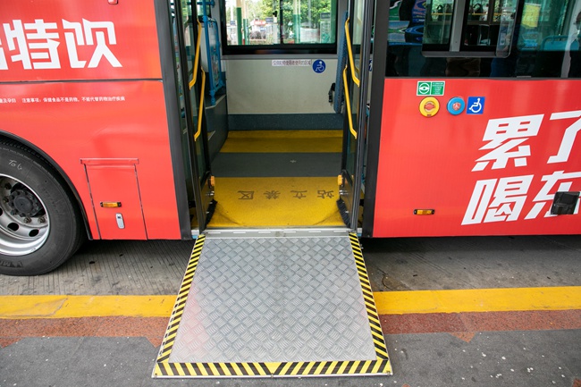 碼頭公交站-無障礙設施-2