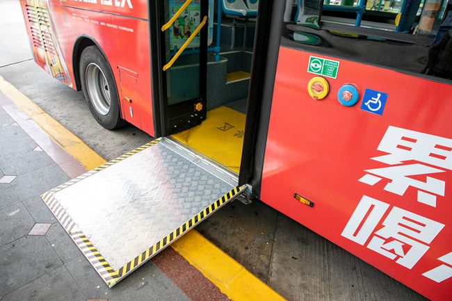 碼頭公交站-無障礙設施-3