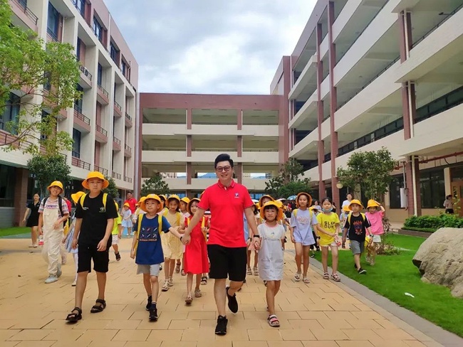 中心开展少儿艺术培训等多元经营业务，增强“造血”机能。