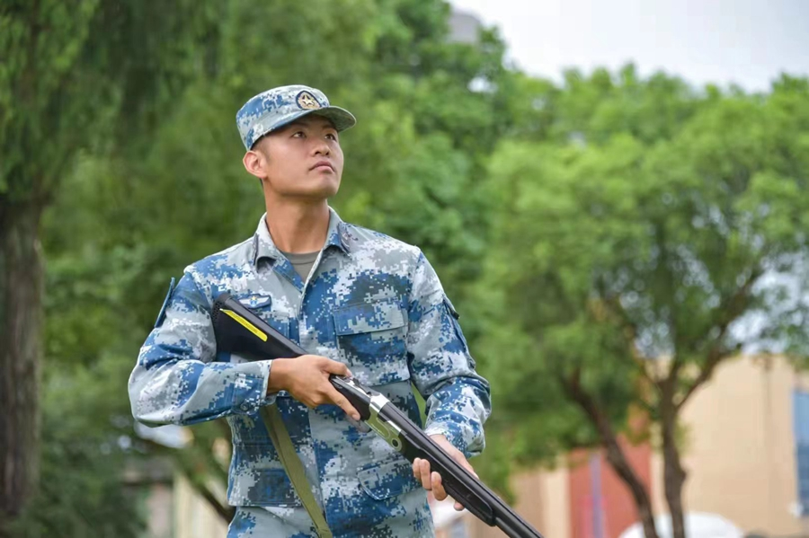 颜国庆在部队工作照。漳州市退役军人事务局供图