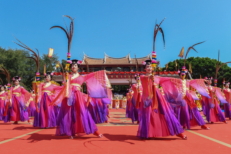 舞者為祭典獻舞。湄洲媽祖祖廟供圖