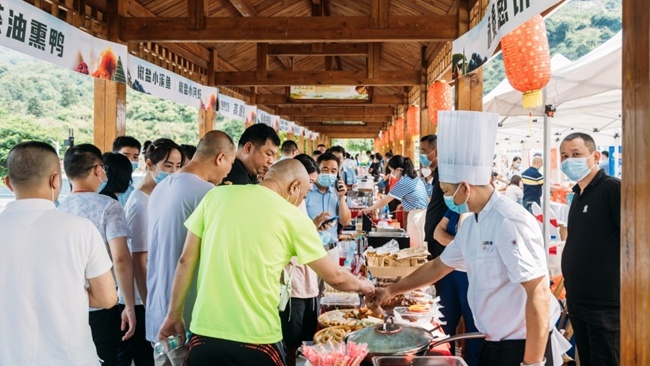 福建高速：購物節走進服務區