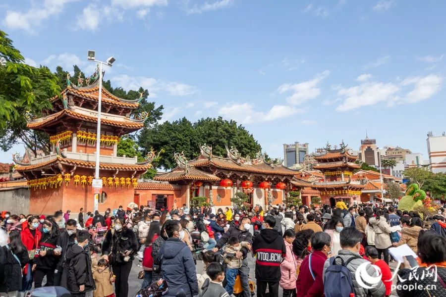 春节期间，世遗之城泉州装点一新，喜迎八方来客。康磊摄